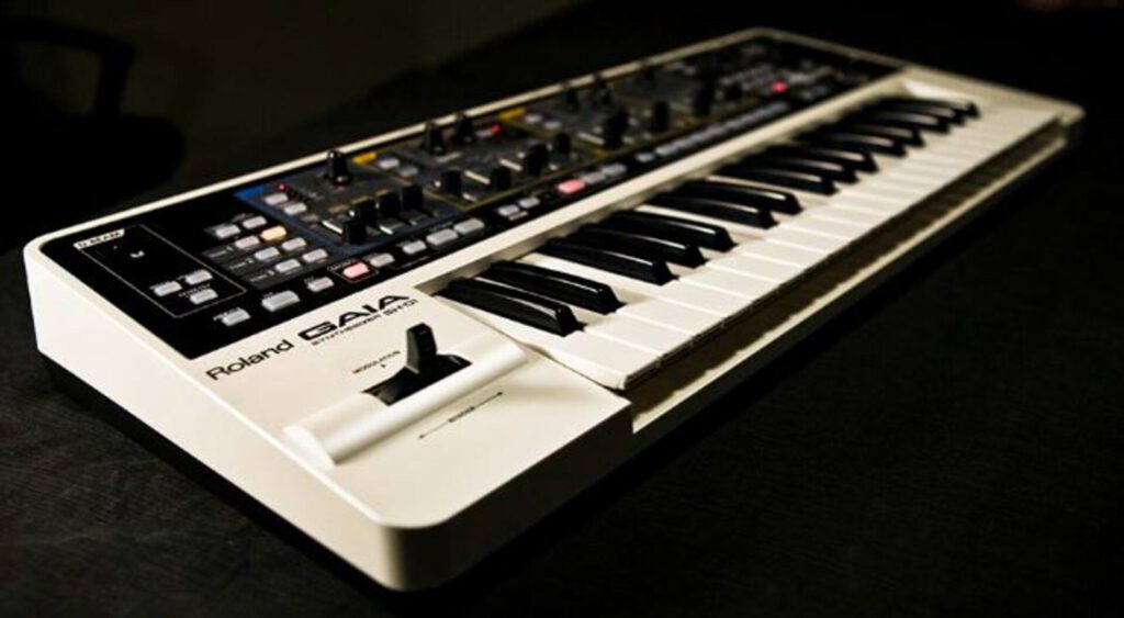 Roland Gaia syntheziser